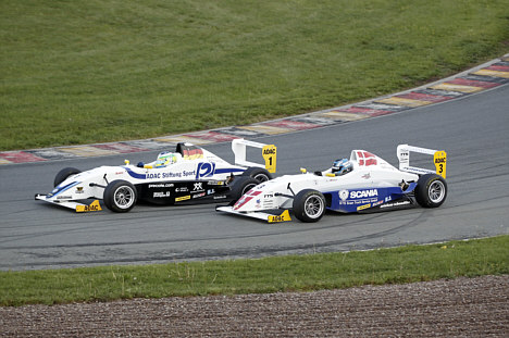 Dennis Lind (3) havde en forrygende duel med Farnbacher (1).